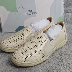 Earth Origins Elin Sand Ivory Leather Slip On Loafers Sneakers Women's 8.5M‎ NEW